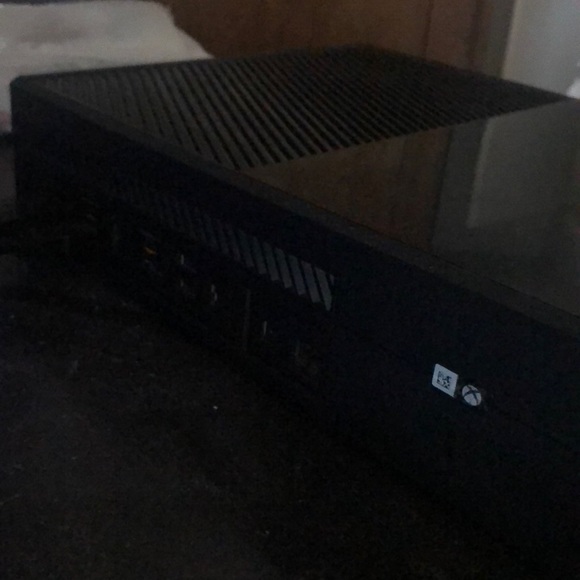 Xbox One 500GB USED - Picture 6 of 6